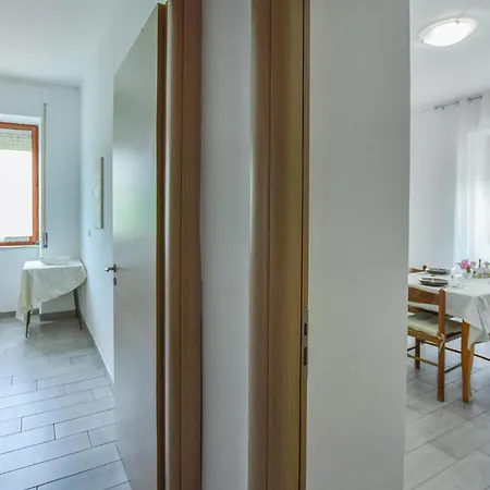 2 Bedroom In Apartment *